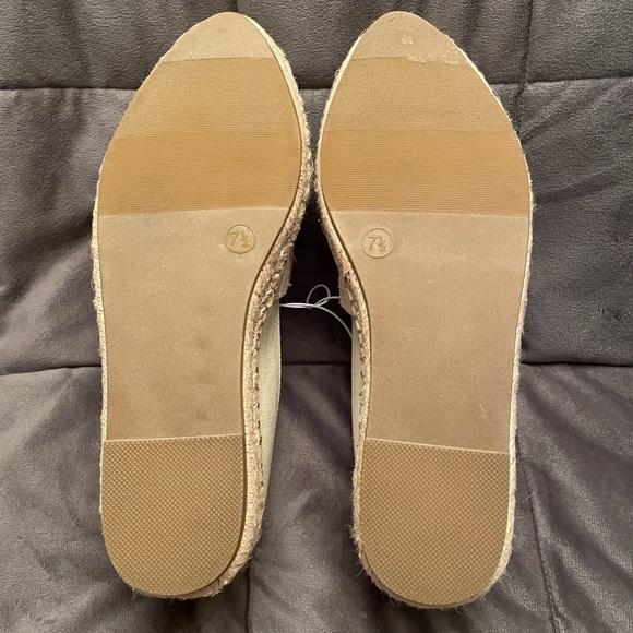 Women’s Maggie cream slip ons - Picture 3 of 6
